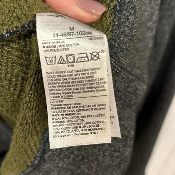 Banana Republic, dark gray/black W/ Terry Green inside men’s sweater size M - Picture 5 of 8